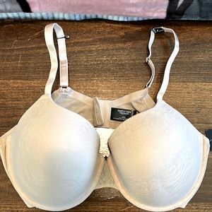 Vera Wang Nude colored Bra